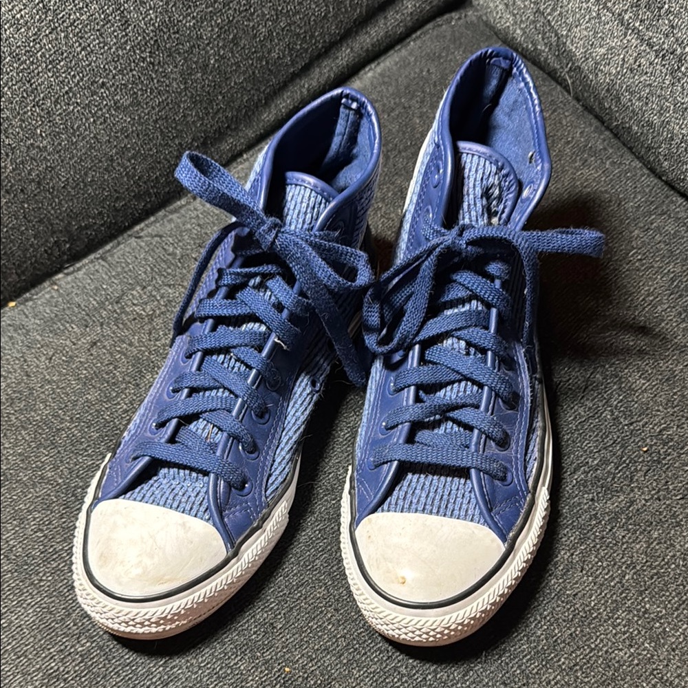 Converse Dark Blue High-Tops women’s size 9 men’s size 7